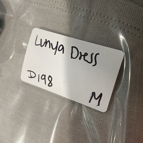 Lunya Restore Fitted Lounge Dress NWOT Size M Gray - Picture 11 of 11